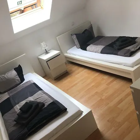 아파트 2 - Gourmetzimmer 베슈텐지